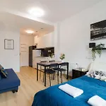Stadion Narodowy Warszawa Unit Apartmentmini Noclegi Super Lokalizacja Przy Metro Ministudio With Private Banthroom