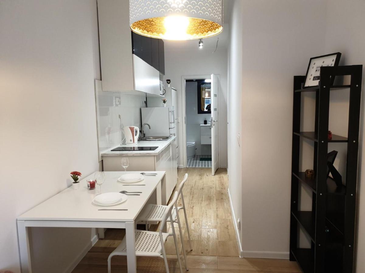Stadion Narodowy Unit Apartmentmini Super Lokalizacja Przy Metro Ministudio With Private Banthroom Lägenhet