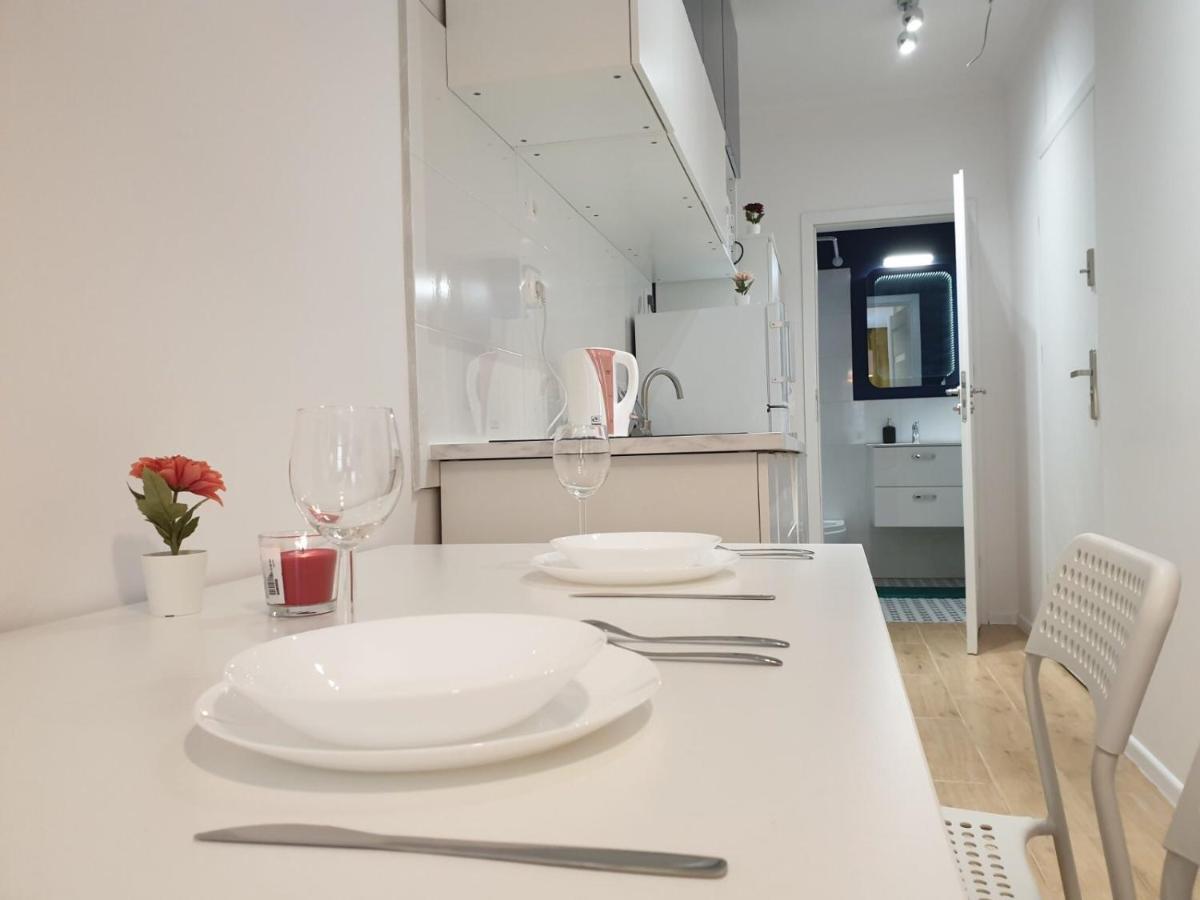 Stadion Narodowy Unit Apartmentmini Super Lokalizacja Przy Metro Ministudio With Private Banthroom Lägenhet *