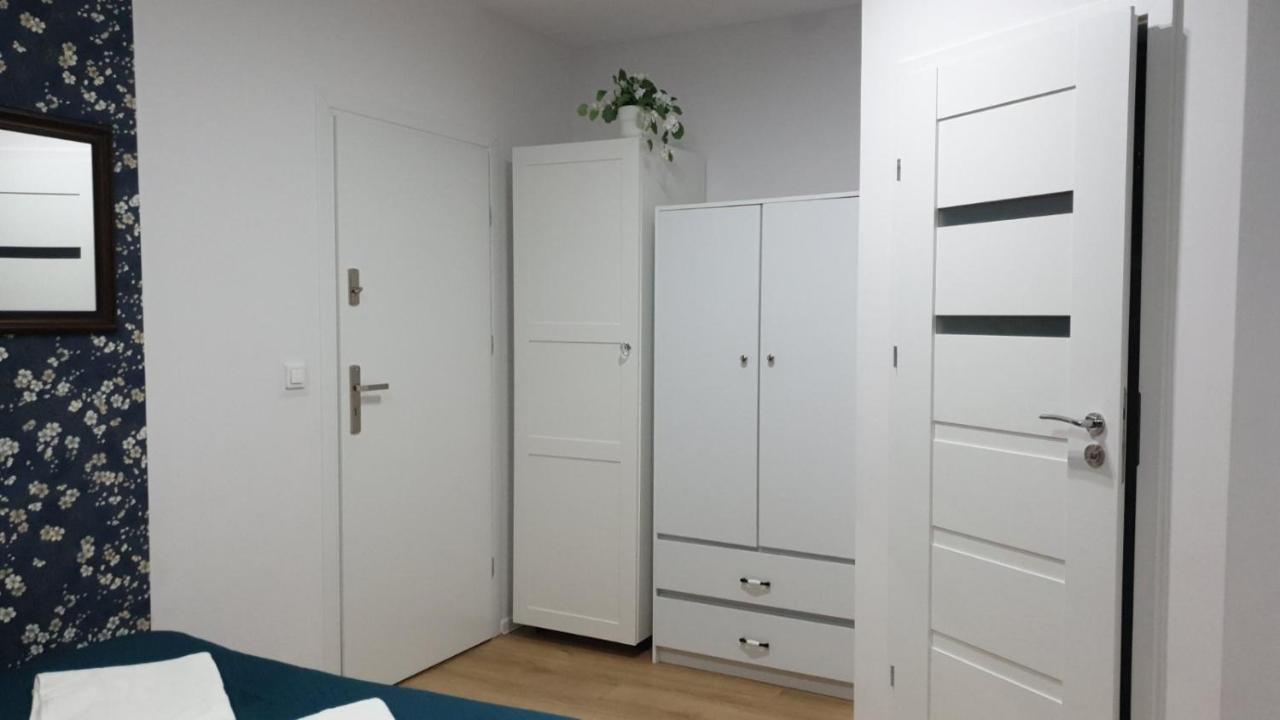 Stadion Narodowy Unit Apartmentmini Super Lokalizacja Przy Metro Ministudio With Private Banthroom
