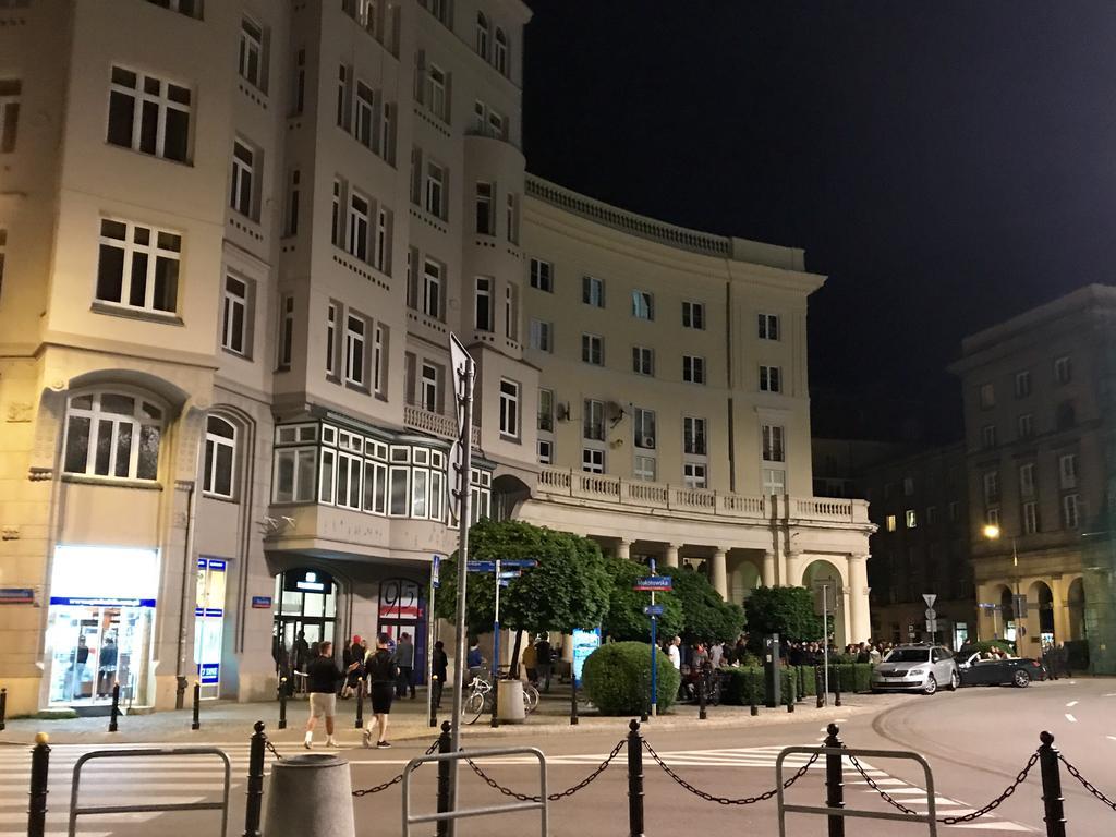 Stadion Narodowy Unit Apartmentmini Super Lokalizacja Przy Metro Ministudio With Private Banthroom Lägenhet *